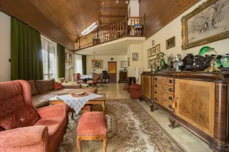 Eladó téglalakás, Dunakeszi 7 szoba 303 m² 139.9 M Ft