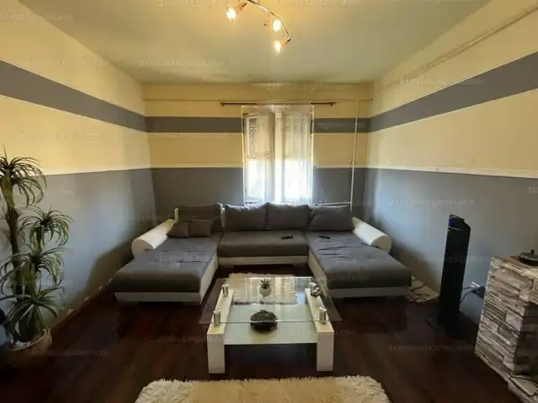 Eladó téglalakás, Dunaújváros 2 szoba 50 m² 25.9 M Ft