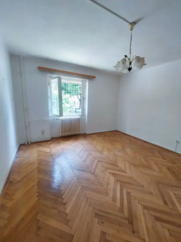 Eladó téglalakás, Dunaújváros 1 szoba 37 m² 25 M Ft