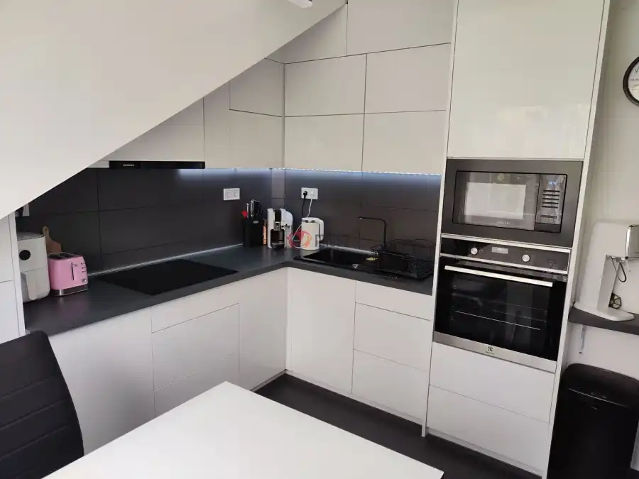 eladó téglalakás, Dunaújváros