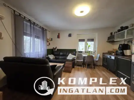 eladó téglalakás, Dunaújváros