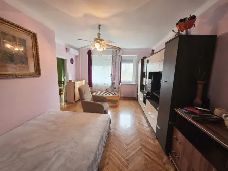 Eladó téglalakás, Dunaújváros 1+1 szoba 43 m² 32 M Ft