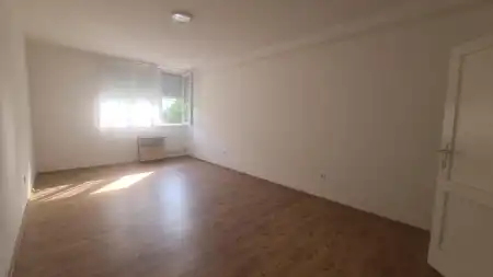 eladó téglalakás, Dunaújváros