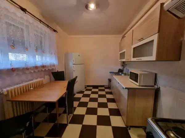 Eladó téglalakás, Dunaújváros 1+1 szoba 43 m² 27.5 M Ft