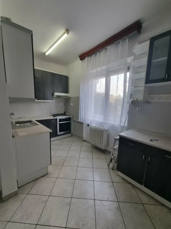 Eladó téglalakás, Dunaújváros 1+2 szoba 63 m² 38 M Ft