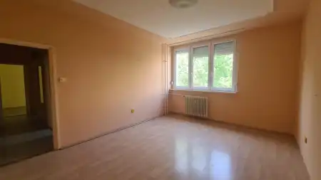 eladó téglalakás, Dunaújváros