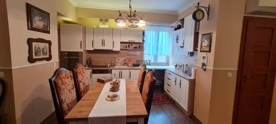 eladó téglalakás, Dunaújváros