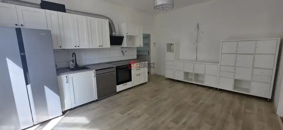 eladó téglalakás, Dunaújváros