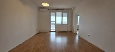 eladó téglalakás, Dunaújváros