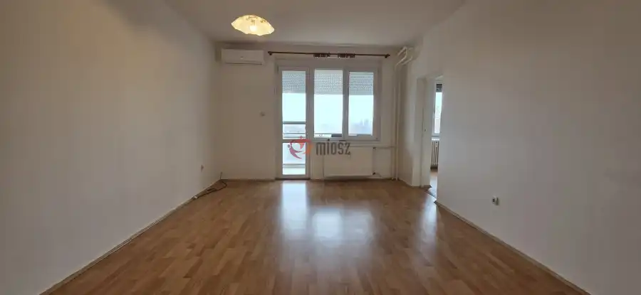 eladó téglalakás, Dunaújváros