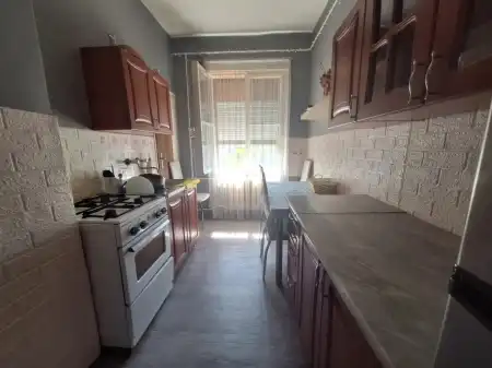 eladó téglalakás, Dunaújváros