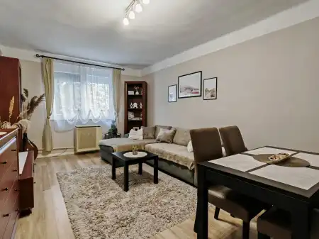 eladó téglalakás, Eger