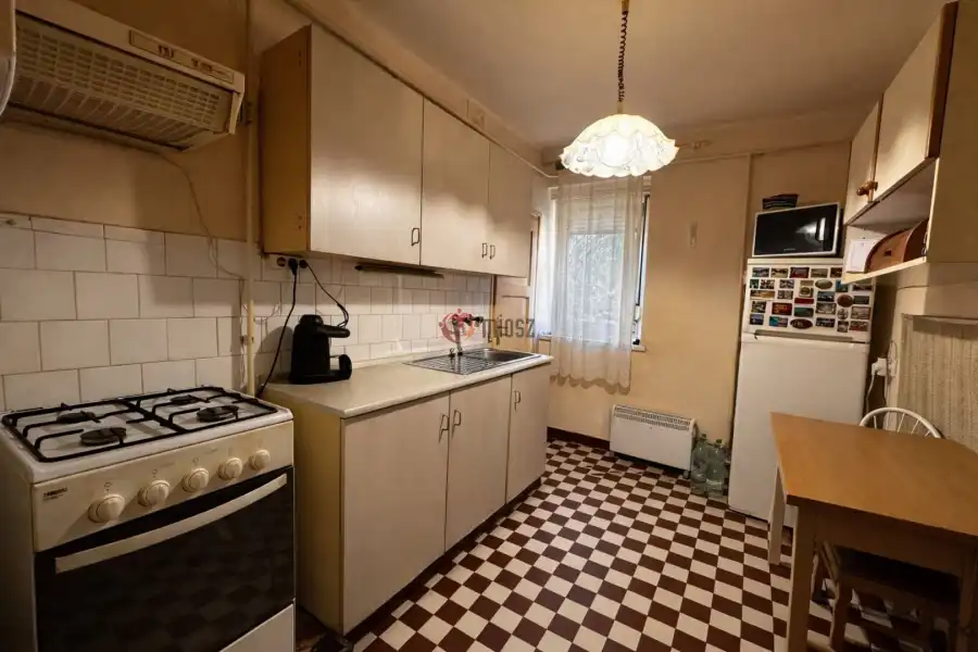 eladó téglalakás, Eger