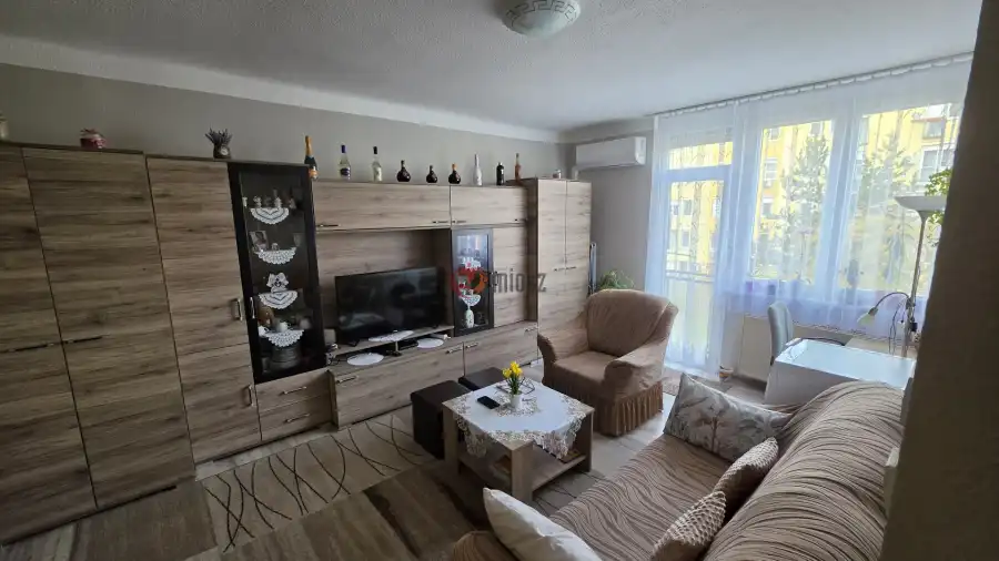 eladó téglalakás, Esztergom