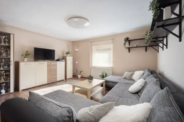 Eladó téglalakás, Gyál 5 szoba 160 m² 98.9 M Ft