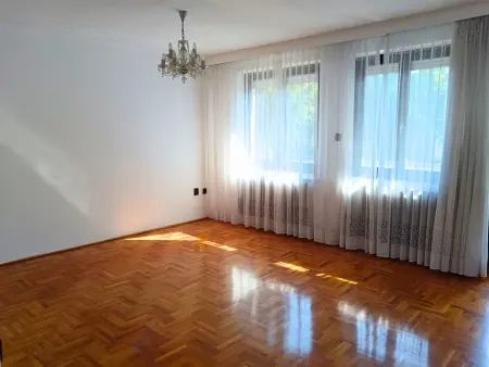 eladó téglalakás, Győr