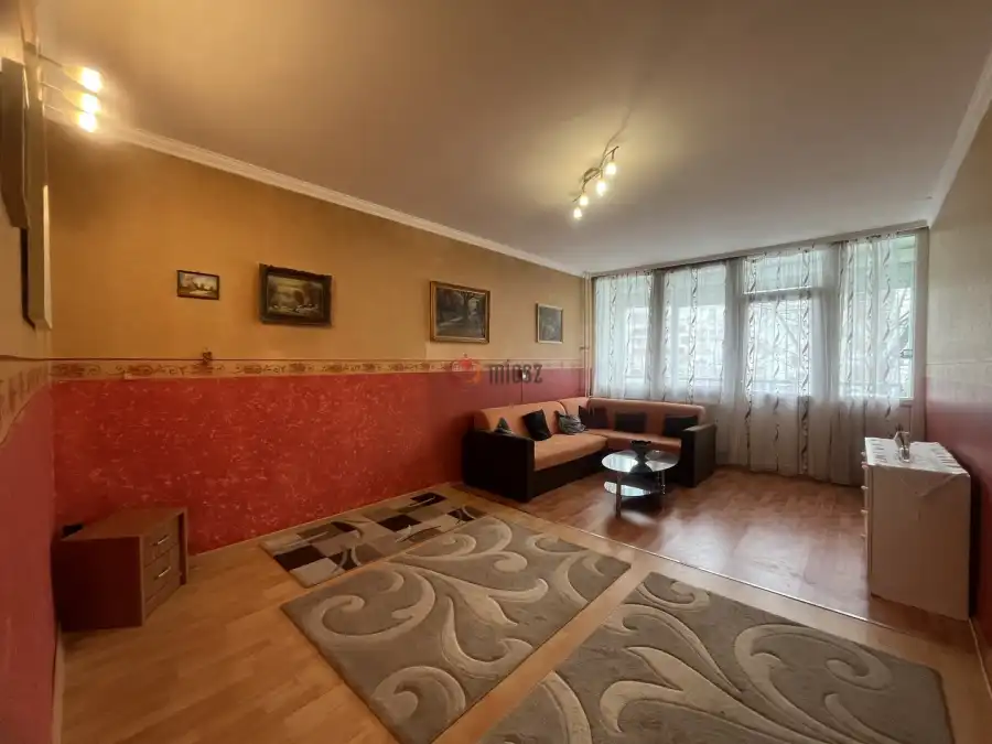 eladó téglalakás, Hajdúszoboszló