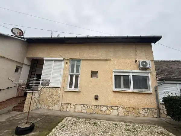Eladó téglalakás, Karcag 2+1 szoba 60 m² 20.9 M Ft