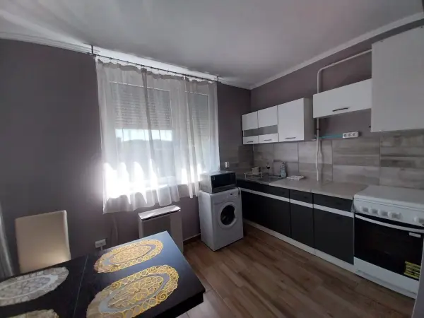 Eladó téglalakás, Kazincbarcika 1 szoba 45 m² 16.5 M Ft