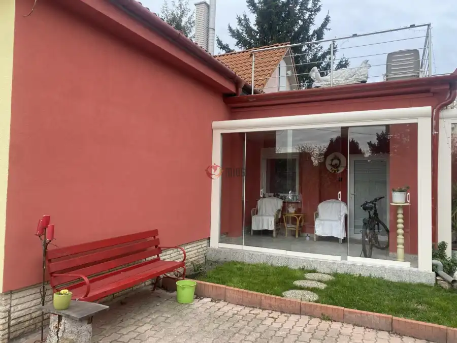 eladó téglalakás, Komárom
