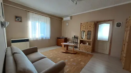 eladó téglalakás, Nyergesújfalu