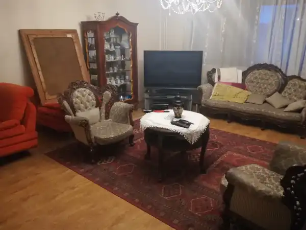 Eladó téglalakás, Nyíregyháza 6 szoba 215 m² 64.9 M Ft