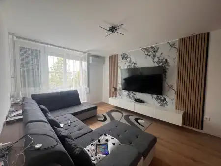 eladó téglalakás, Oroszlány