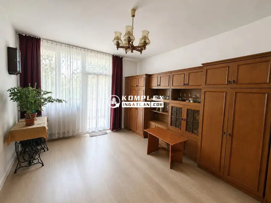 eladó téglalakás, Oroszlány