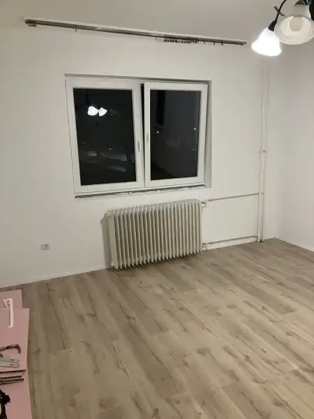 eladó téglalakás, Oroszlány