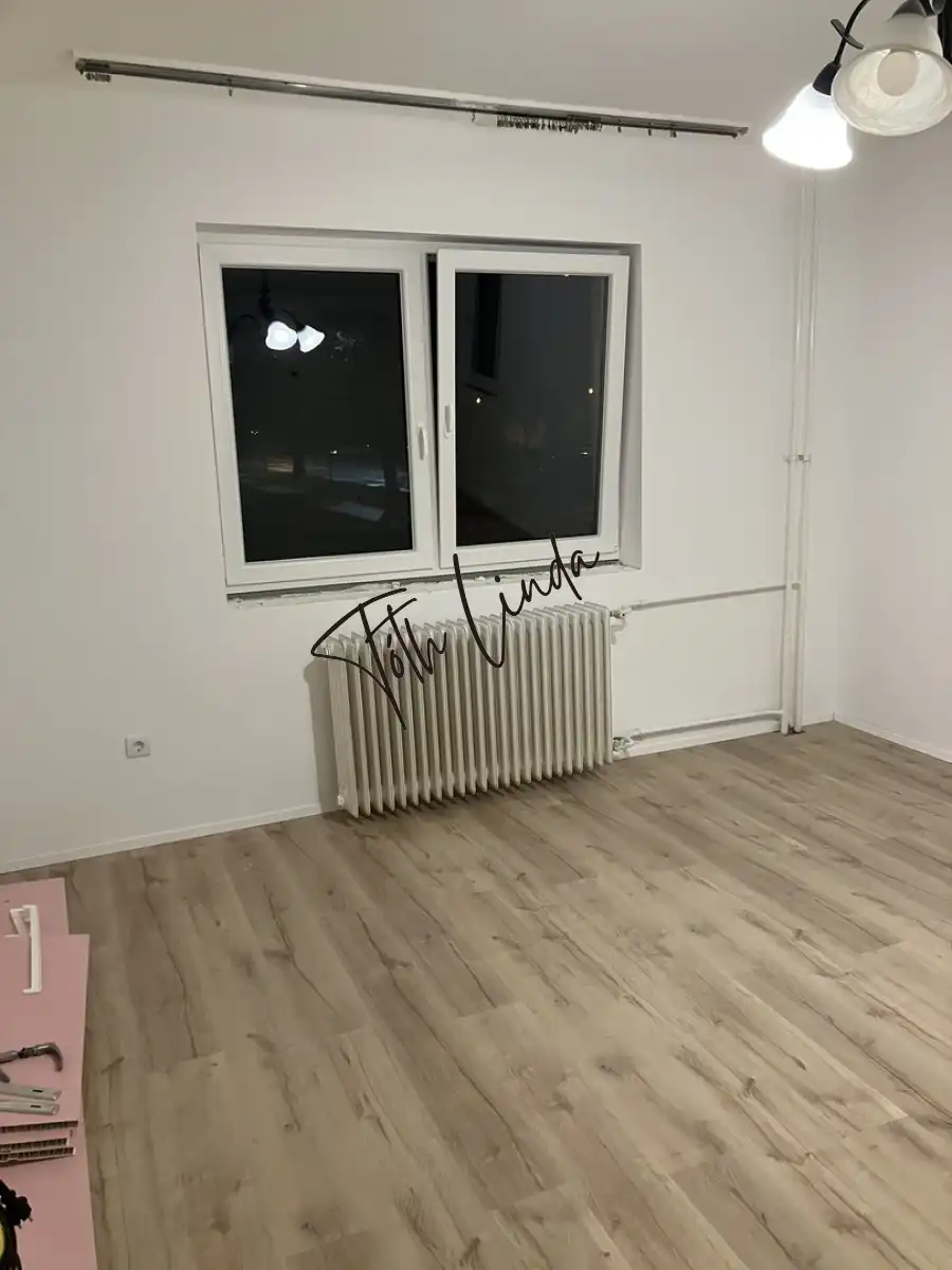 eladó téglalakás, Oroszlány