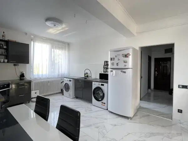 Eladó téglalakás, Oroszlány 3 szoba 57 m² 34.3 M Ft