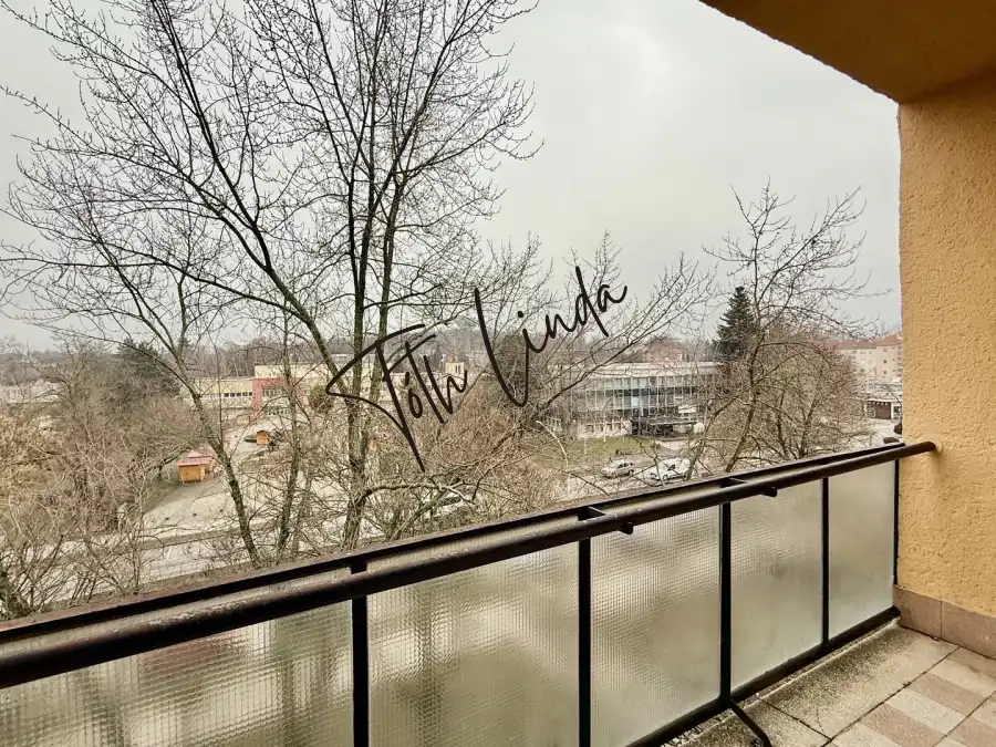 eladó téglalakás, Oroszlány