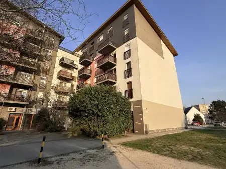 Eladó téglalakás, Oroszlány 2 szoba 46 m² 50.5 M Ft