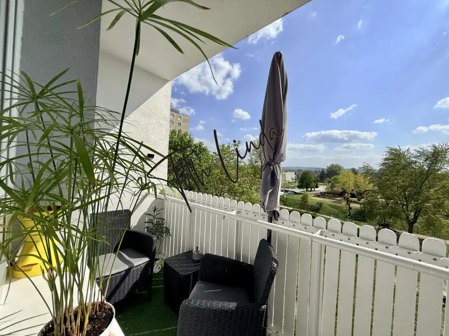 eladó téglalakás, Oroszlány