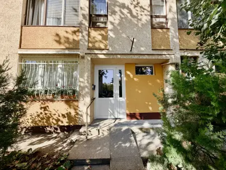 eladó téglalakás, Oroszlány