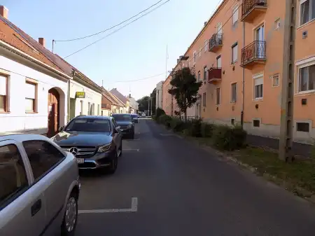 eladó téglalakás, Pápa