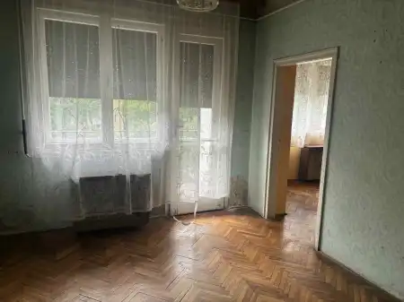 eladó téglalakás, Pápa
