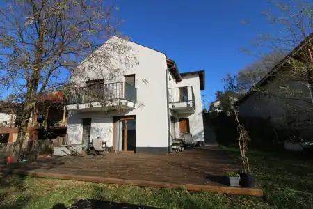 eladó téglalakás, Pécel