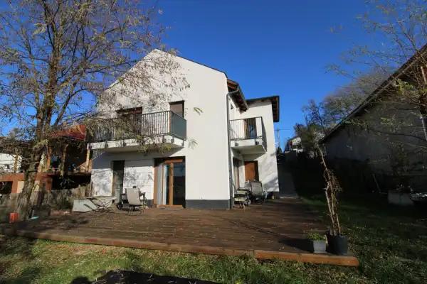Eladó téglalakás, Pécel 4 szoba 202 m² 187.7 M Ft