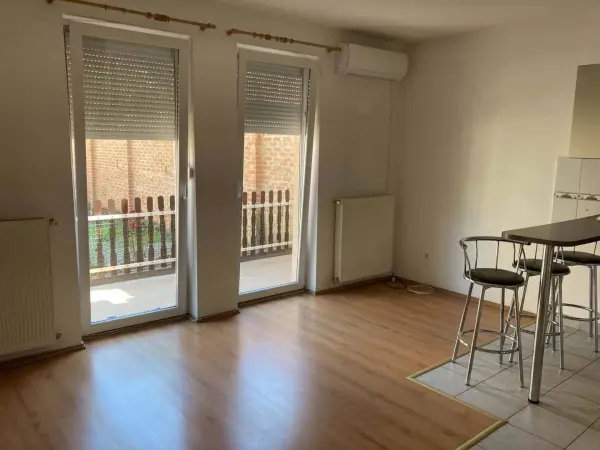 Eladó téglalakás, Pécs 3 szoba 57 m² 79 M Ft