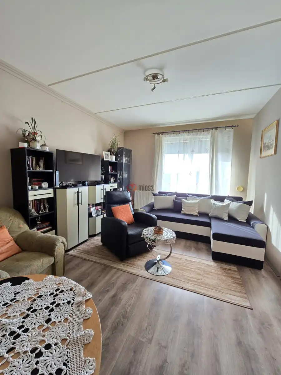 eladó téglalakás, Pécs