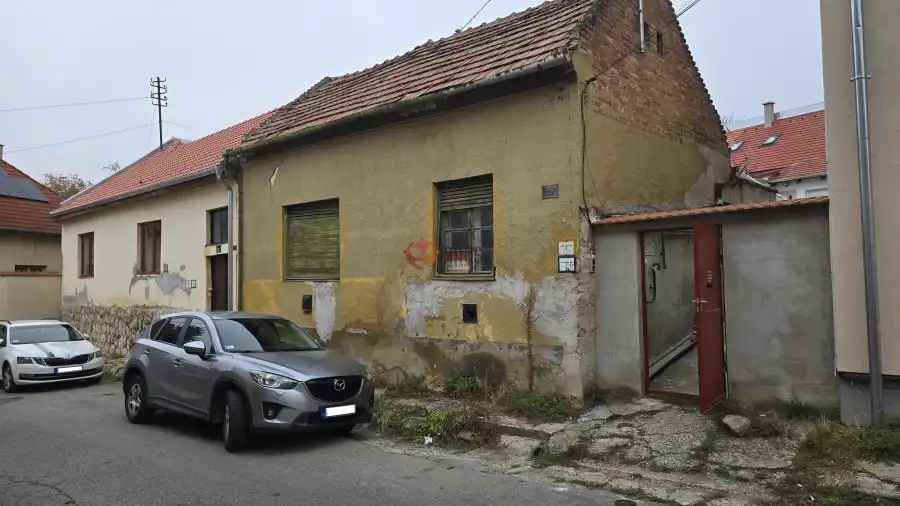 eladó téglalakás, Pécs