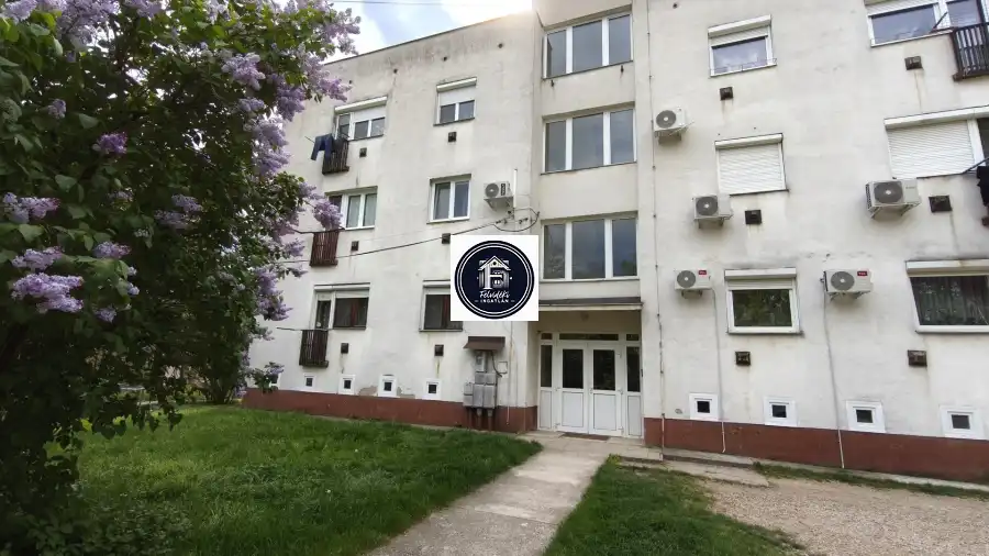 eladó téglalakás, Petőfibánya