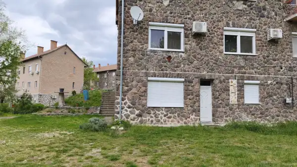 Eladó téglalakás, Petőfibánya 1 szoba 38 m² 25.2 M Ft