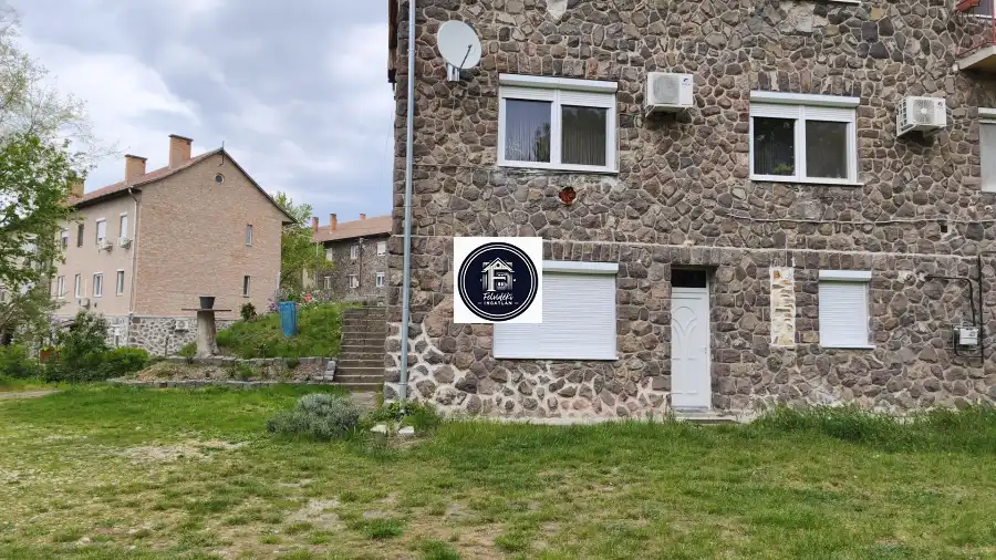 eladó téglalakás, Petőfibánya