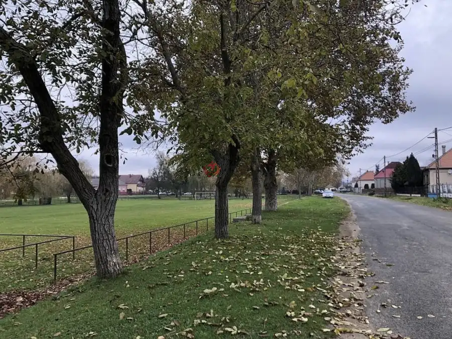 eladó téglalakás, Petrivente