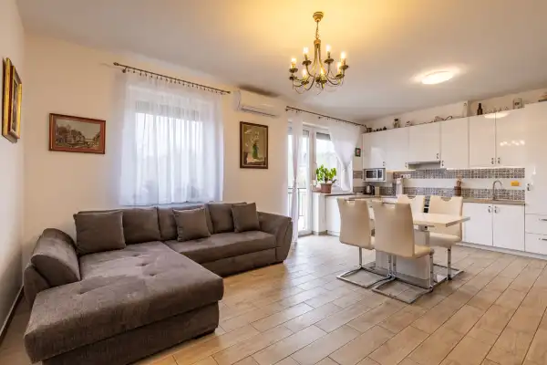 Eladó téglalakás, Pomáz 2+2 szoba 66 m² 95 M Ft