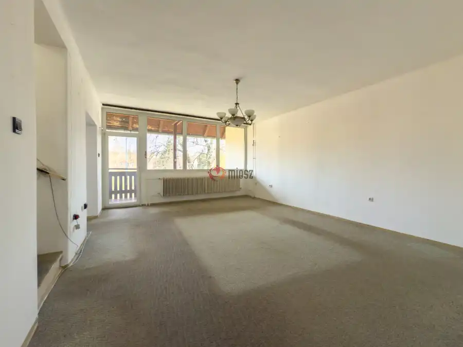 eladó téglalakás, Rétság