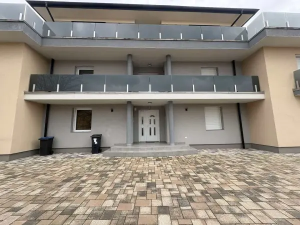 Eladó téglalakás, Siófok 4 szoba 98 m² 159 M Ft