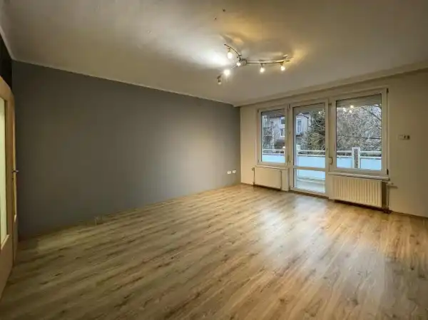 Eladó téglalakás, Sopron 3 szoba 67 m² 69.9 M Ft